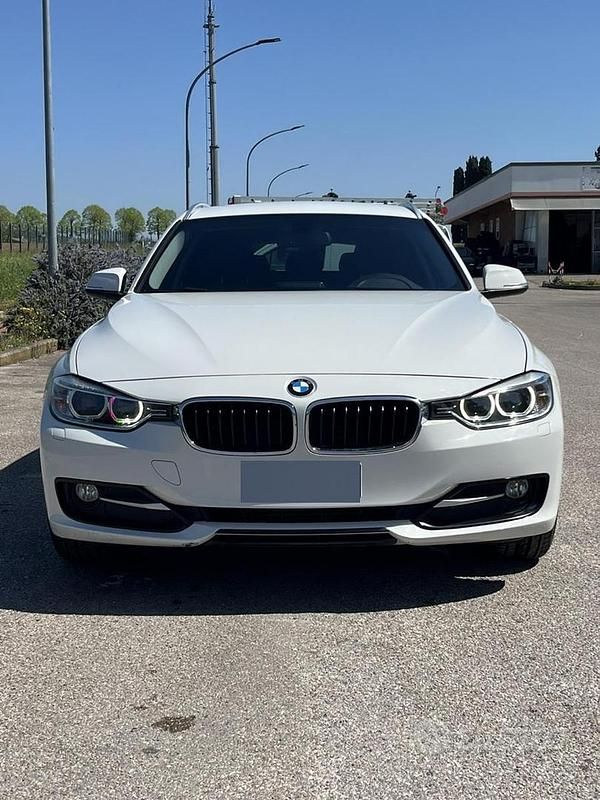 Usata BMW 316 Sport Line 116 CV (85 kW) 2013 Bianco Station wagon