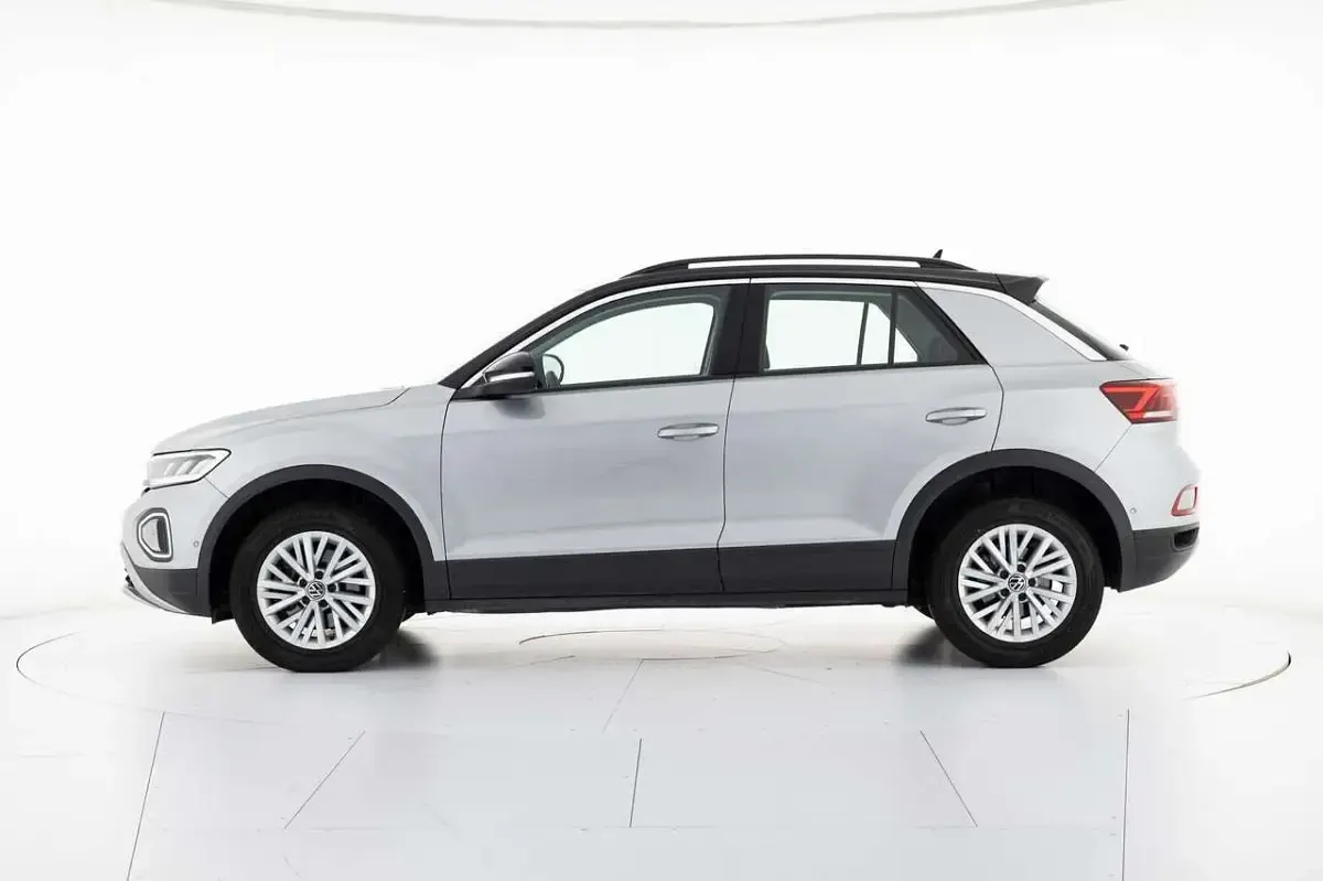 Usata VW T-Roc Life 150 CV (110 kW) 2024 Argento SUV