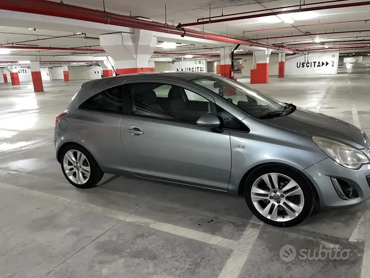 Usata Opel Corsa 95 CV (69 kW) 2012 Utilitaria