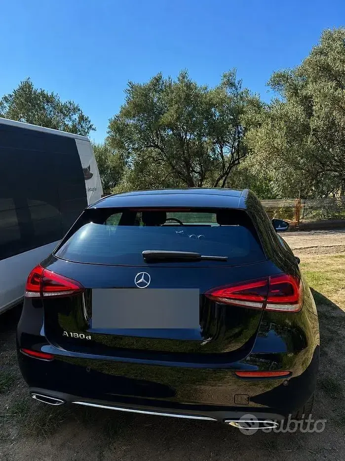 Begagnad Mercedes A180 116 HK (85 kW) 2020 Svart Sedan