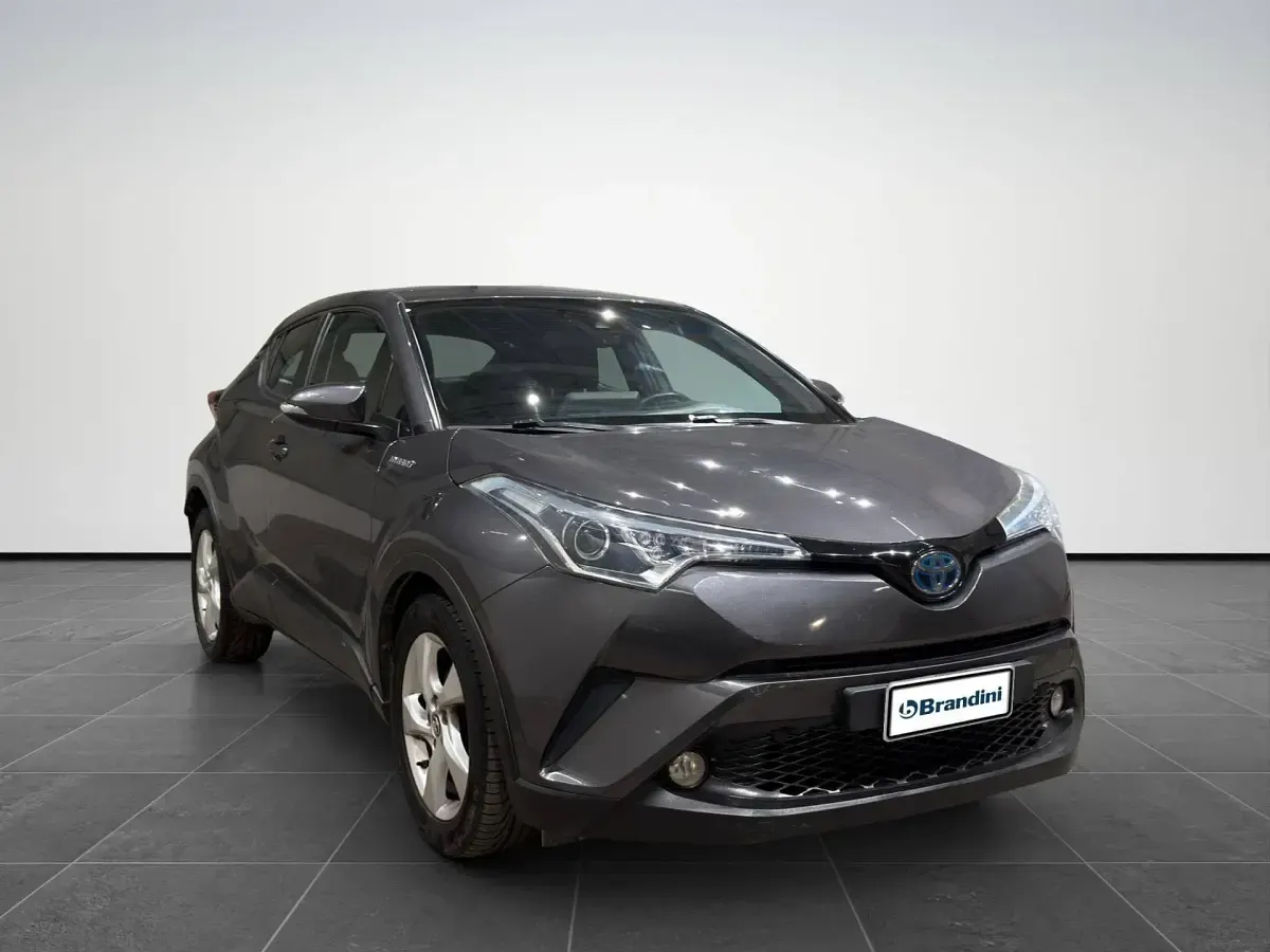 Usata Toyota C-HR Active 98 CV (72 kW) 2019 Grigio SUV