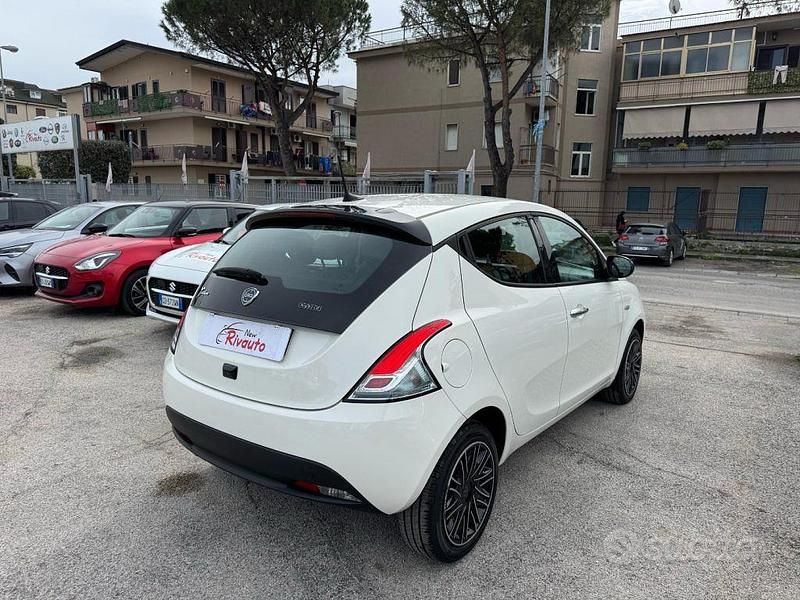 Usata Lancia Ypsilon S 69 CV (50 kW) 2023 Bianco Utilitaria