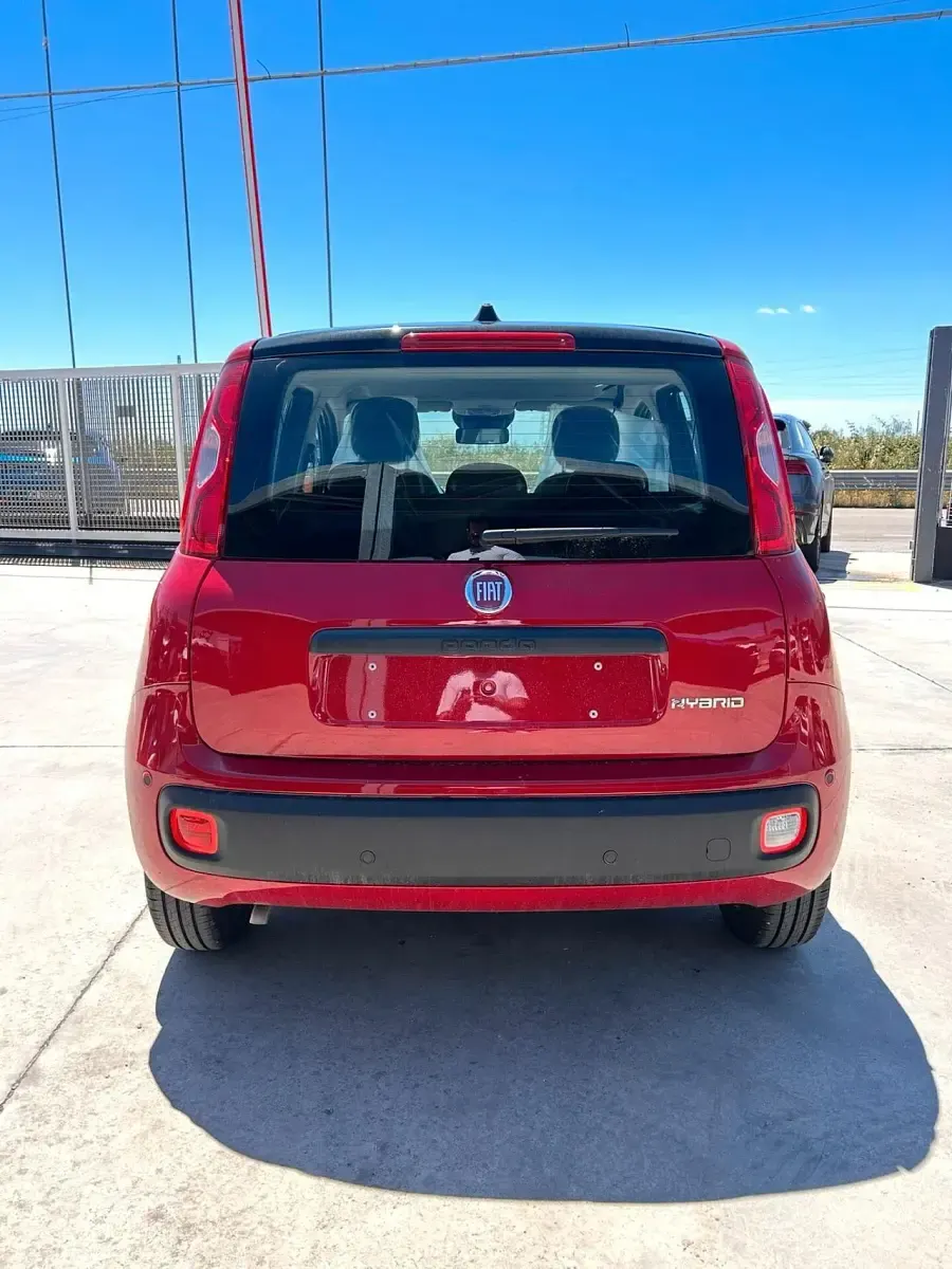 Nuova Fiat Panda Icon 65 CV (47 kW) 2026 Rosso Utilitaria