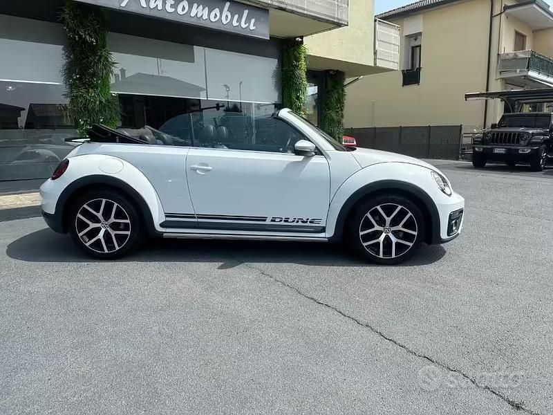 Usata VW Beetle Dune 105 CV (77 kW) 2016 Bianco Utilitaria