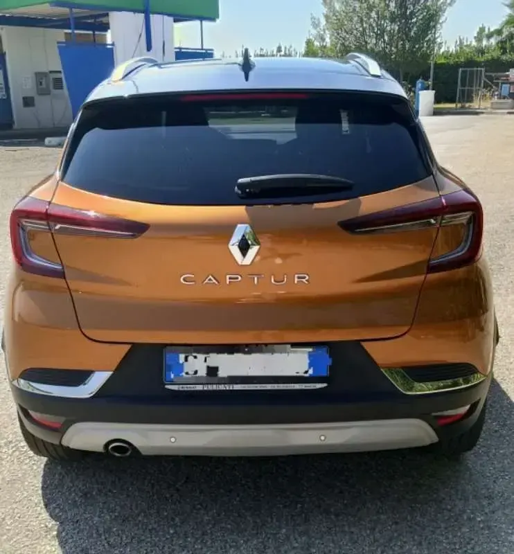 Usata Renault Captur Intens 95 CV (69 kW) 2020 Arancione SUV