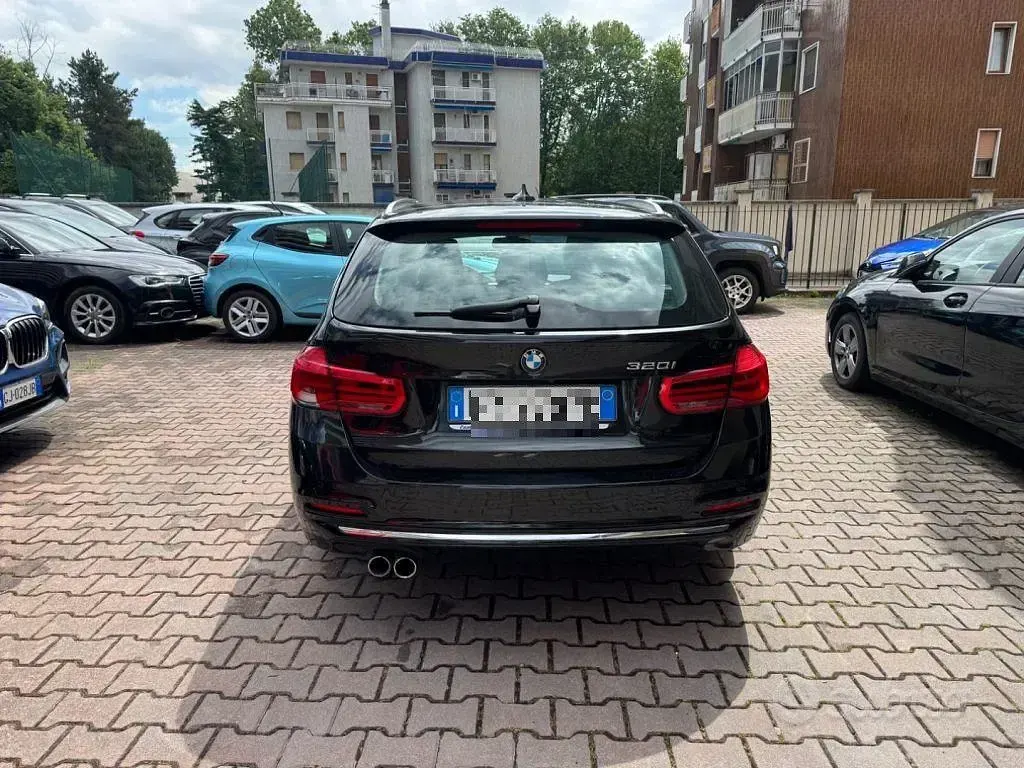 Usata BMW 320 184 CV (135 kW) 2019 Nero Station wagon