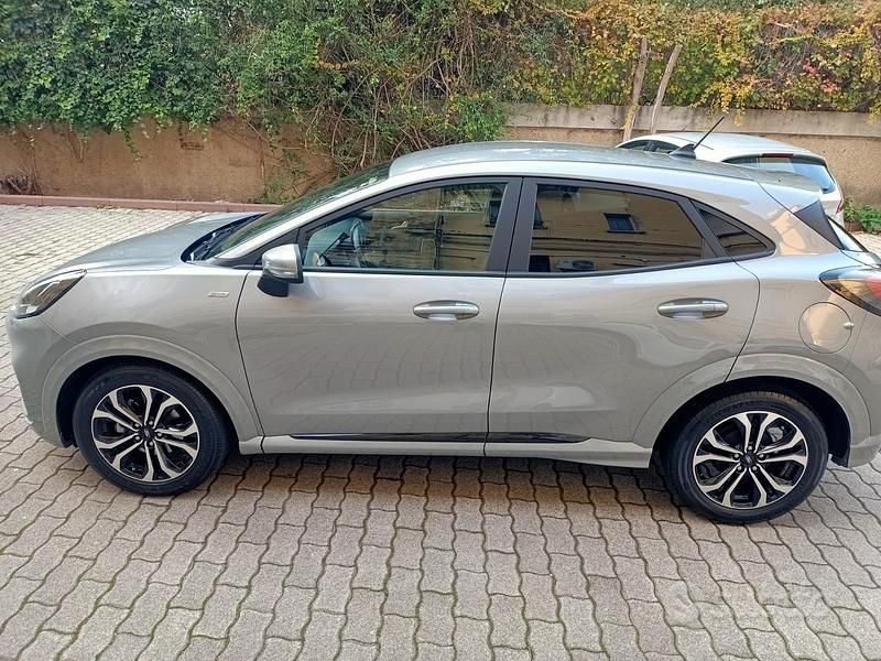 Grigio Usata 2021 Ford Puma ST-Line SUV | 14.000 € (Buon prezzo) - Immagine 1/4