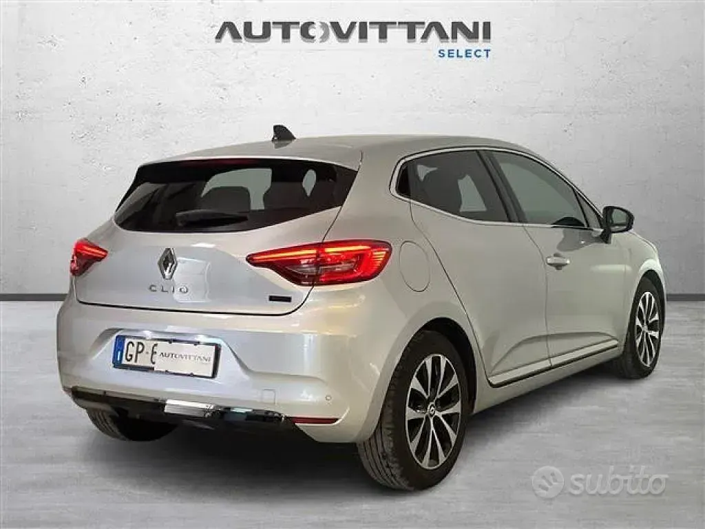 Usata Renault Clio V Techno 91 CV (66 kW) 2023 Grigio Berlina