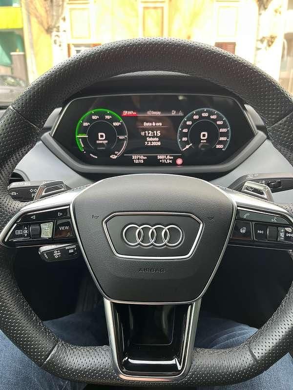 Käytetty Audi e-tron GT quattro 350 kW (476 HP) 2023 Harmaa Sedan