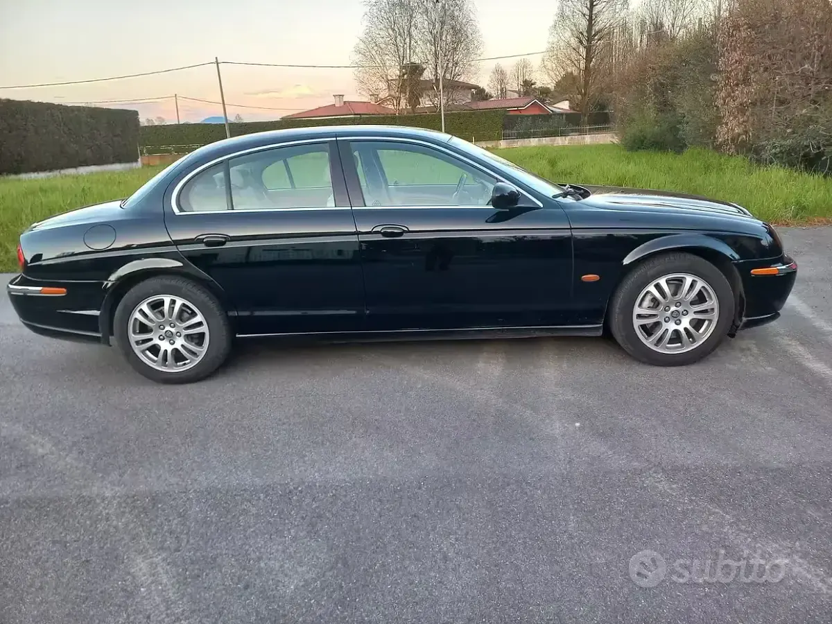 Usata Jaguar S-Type S 298 CV (219 kW) 2003 Nero Berlina