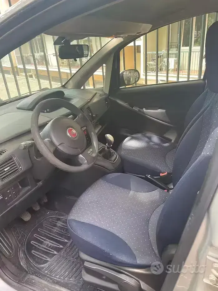 Usata Fiat Idea 95 CV (69 kW) 2011 Grigio Monovolume