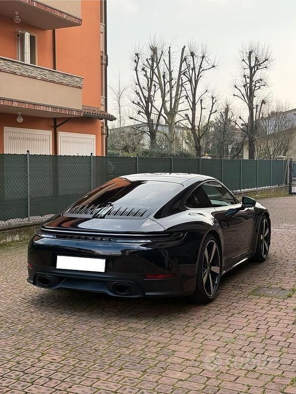 Usata Porsche 992 394 CV (289 kW) 2024 Nero Coupé