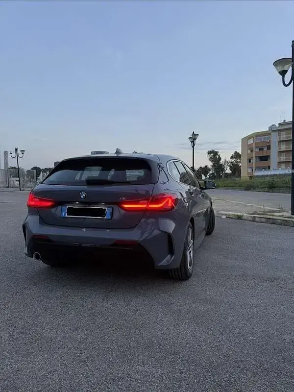 Usata BMW 116 M Sport 116 CV (85 kW) 2021 Grigio Utilitaria