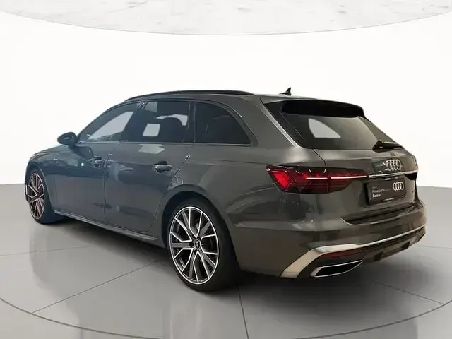 Usata Audi A4 S-Line 204 CV (150 kW) 2023 Grigio daytona perla Station wagon