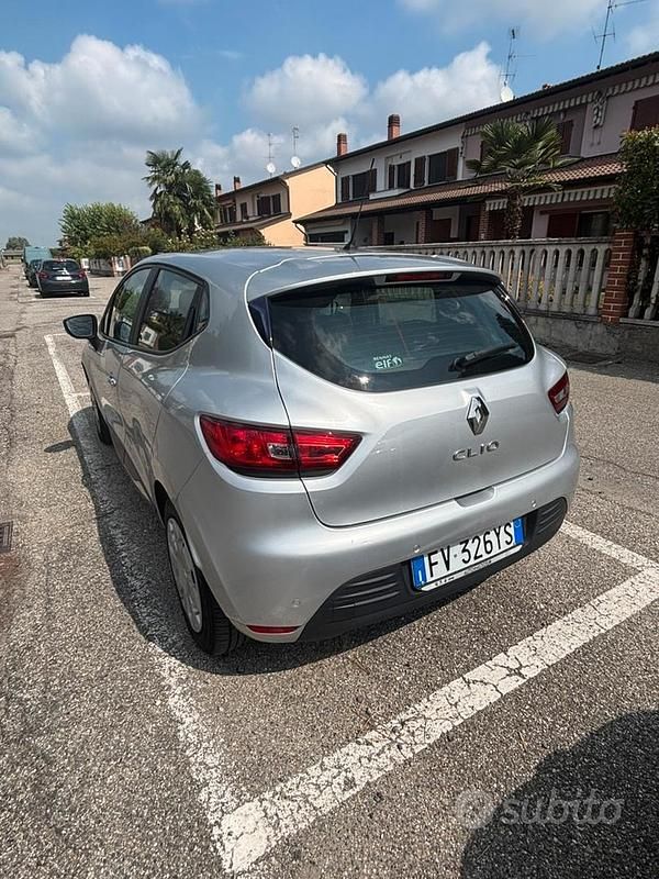 Grigio Usata 2019 Renault Clio IV Utilitaria | 11.000 € (Buon prezzo) - Immagine 1/4
