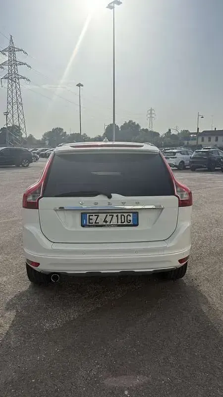 Usata Volvo XC60 Momentum 150 CV (110 kW) 2015 Bianco SUV