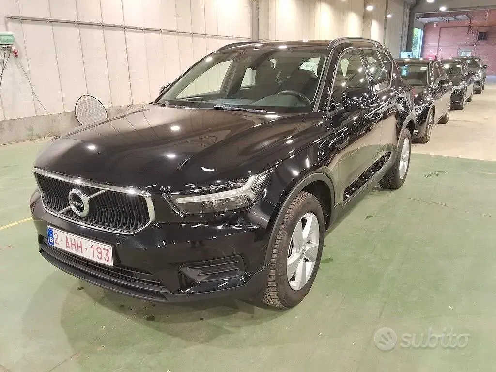 Usata Volvo XC40 Momentum 150 CV (110 kW) 2021 Nero SUV