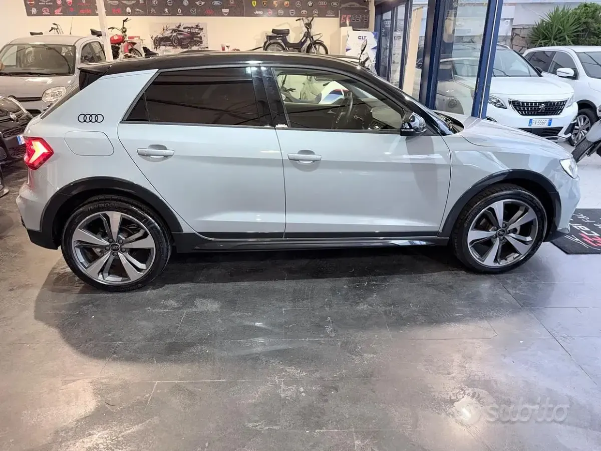 Usata Audi A1 116 CV (85 kW) 2024 Grigio SUV