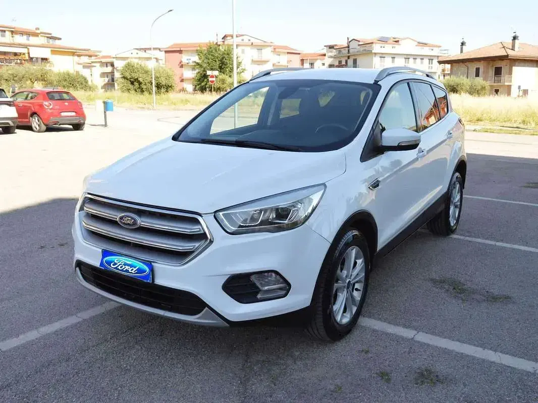 Usata Ford Kuga Titanium S 120 CV (88 kW) 2018 Bianco SUV