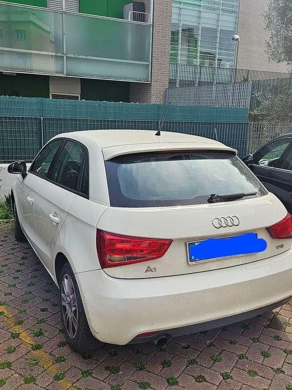 Usata Audi A1 Sportback Ambition 86 CV (63 kW) 2012 Bianco Utilitaria