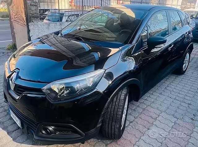 Usata Renault Captur Iconic 90 CV (66 kW) 2015 Nero SUV