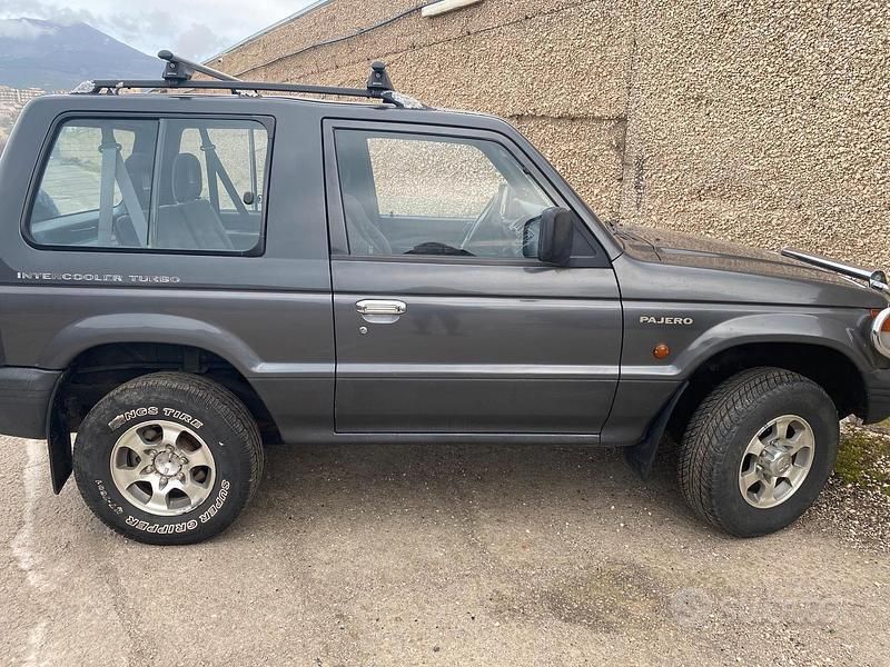 Occasion Mitsubishi Pajero 100 ch (73 kW) 1998 Gris SUV