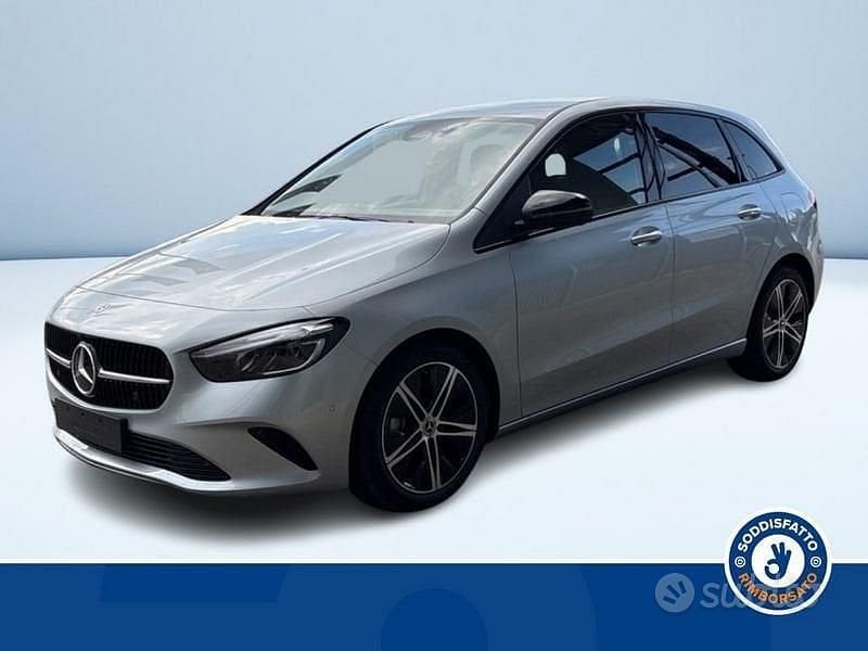 Grigio Usata 2024 Mercedes B200 Advanced Monovolume | 31.700 € (Buon prezzo) - Immagine 1/3