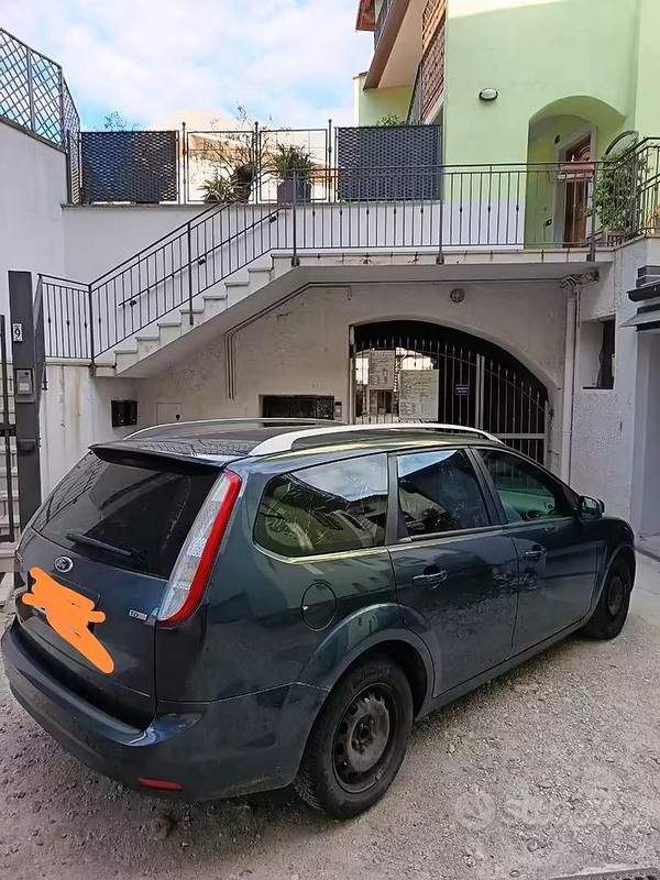 Usata Ford Focus 110 CV (80 kW) 2010 Station wagon