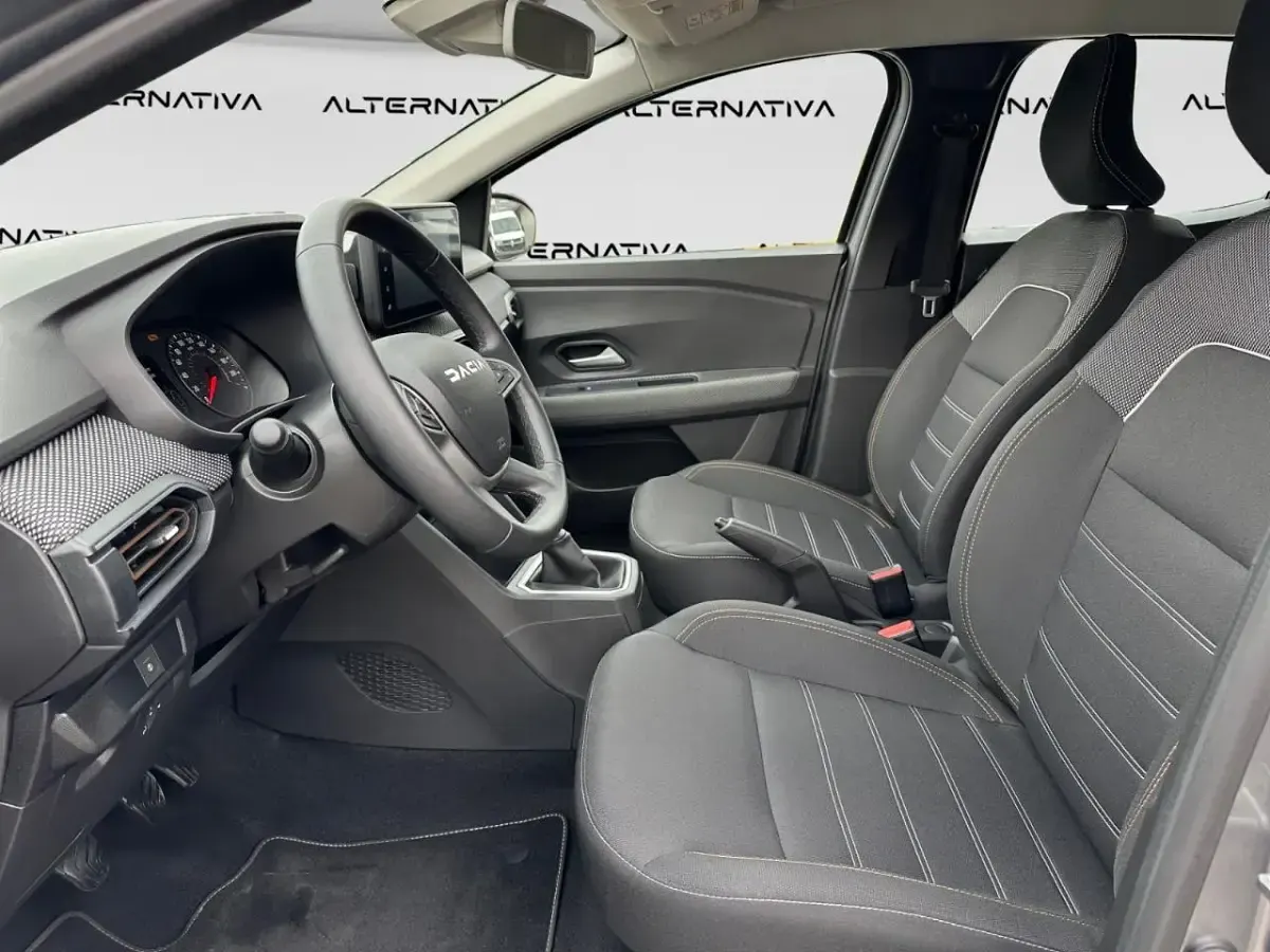 Usata Dacia Sandero Expression 90 CV (66 kW) 2025 Grigio Utilitaria