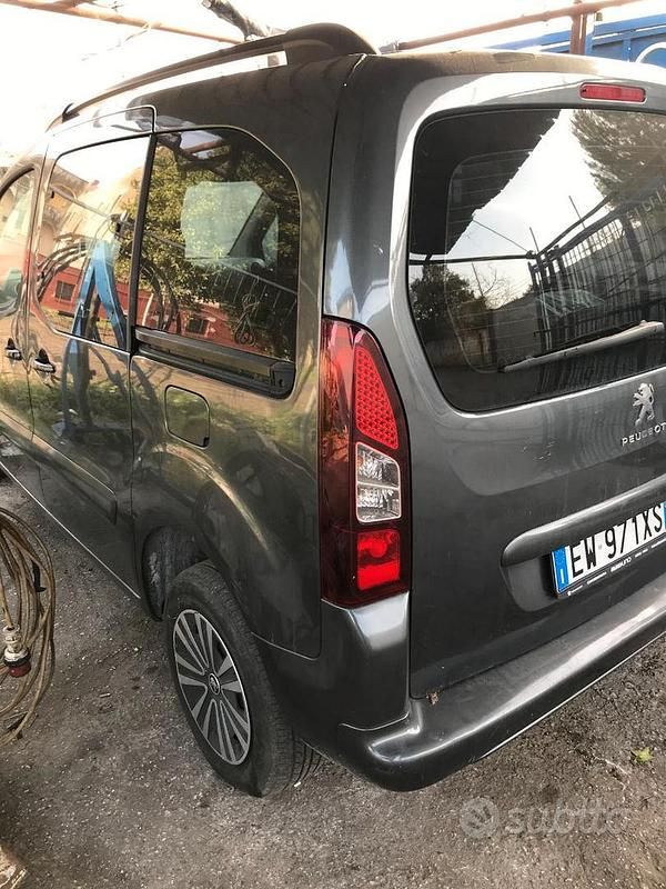 Usata Peugeot Partner 115 CV (84 kW) 2014 Grigio Monovolume