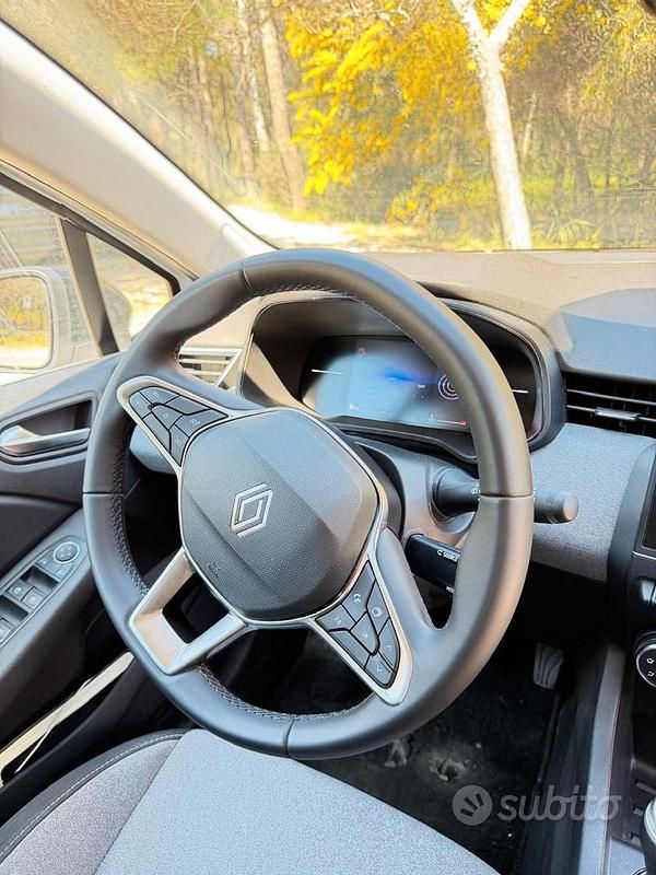 Usado Renault Clio V Techno 101 CV (74 kW) 2025 Blanco Berlina