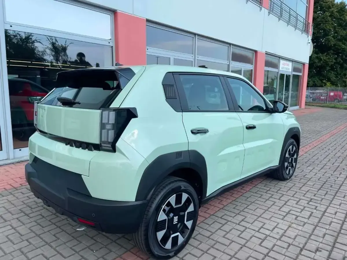 Nuova Fiat Grande Panda Icon 101 CV (74 kW) 2026 Azzurro Utilitaria