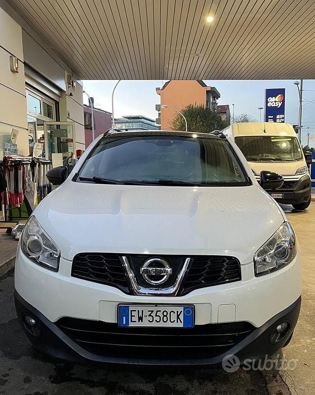 Usata Nissan Qashqai Tekna 116 CV (85 kW) 2014 Bianco SUV
