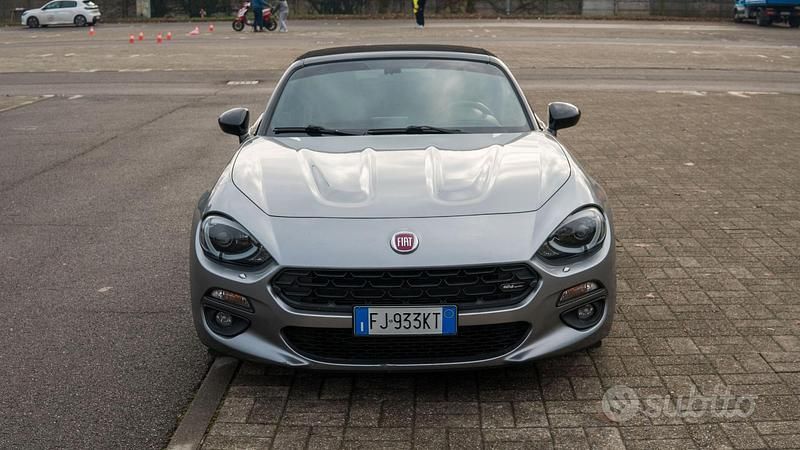 Usata Fiat 124 Spider Lusso 140 CV (102 kW) 2017 Grigio Cabrio