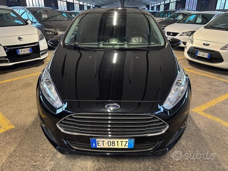 Usata Ford Fiesta Titanium 75 CV (55 kW) 2014 Nero Utilitaria