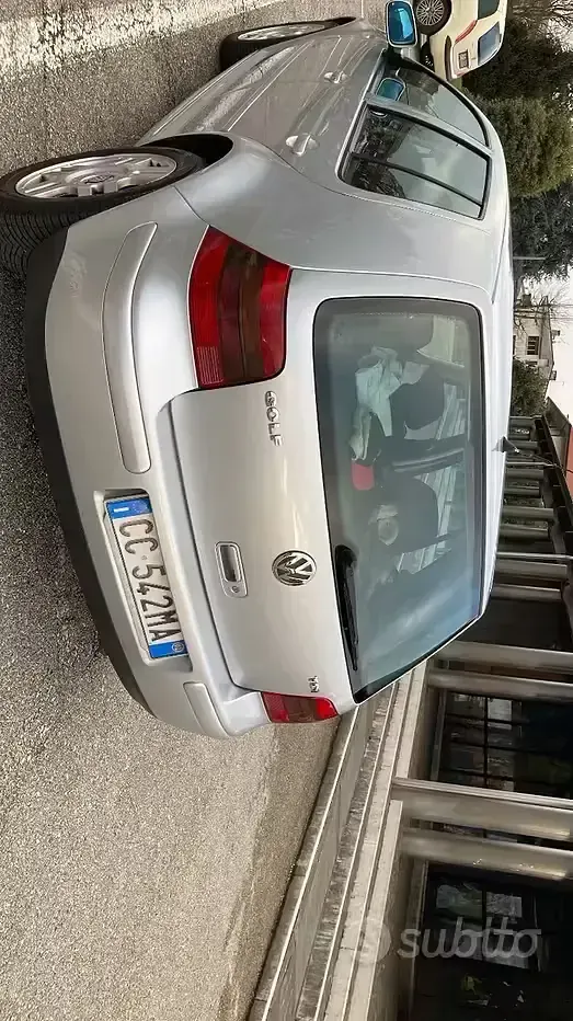Usata VW Golf IV 101 CV (74 kW) 2002 Berlina