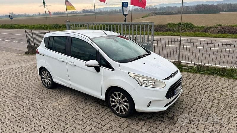 Begagnad Ford B-MAX 75 HK (55 kW) 2014 Vit Minibuss