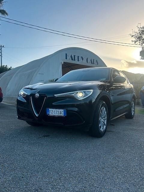 Nero Usata 2019 Alfa Romeo Stelvio Executive SUV | 18.000 € (Super prezzo) - Immagine 1/4
