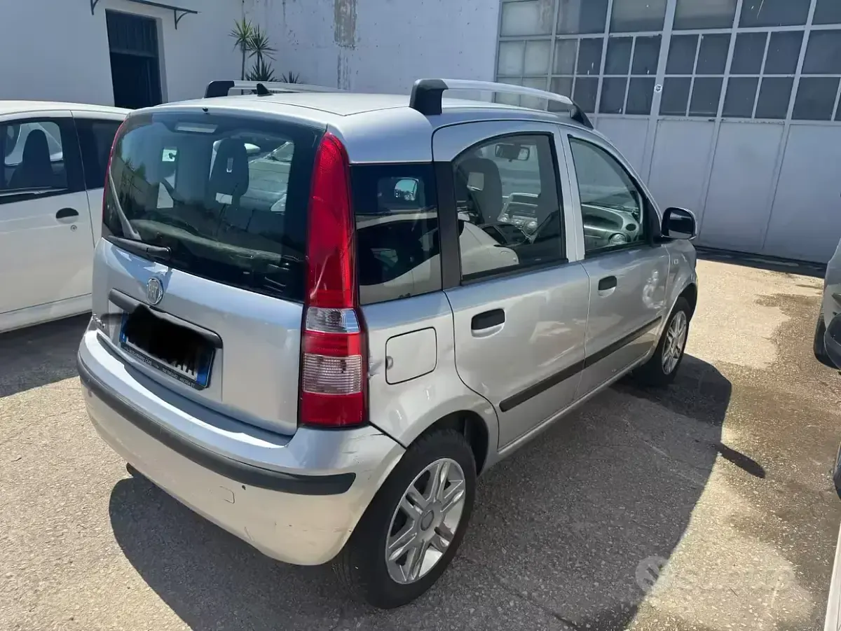 Usata Fiat Panda Emotion 69 CV (50 kW) 2011 Grigio Utilitaria