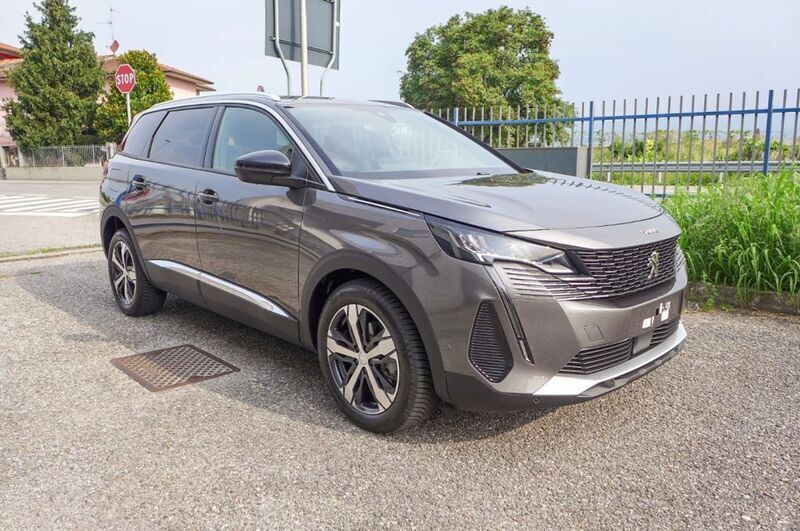 Usata Peugeot 5008 Allure 131 CV (96 kW) 2023 Grigio Monovolume