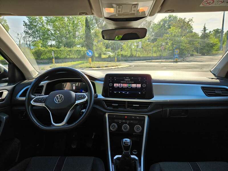 Usata VW T-Roc Life 110 CV (80 kW) 2022 Ascot grey tetto nero SUV