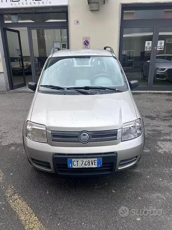 Usata Fiat Panda 4x4 Climbing 60 CV (44 kW) 2005 Grigio Utilitaria