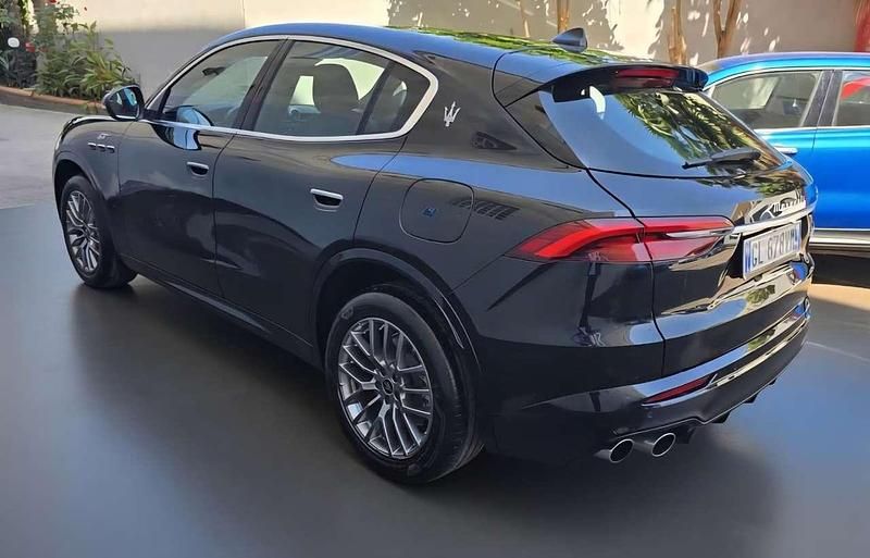 Begagnad Maserati Grecale GT 300 HK (220 kW) 2022 Svart SUV