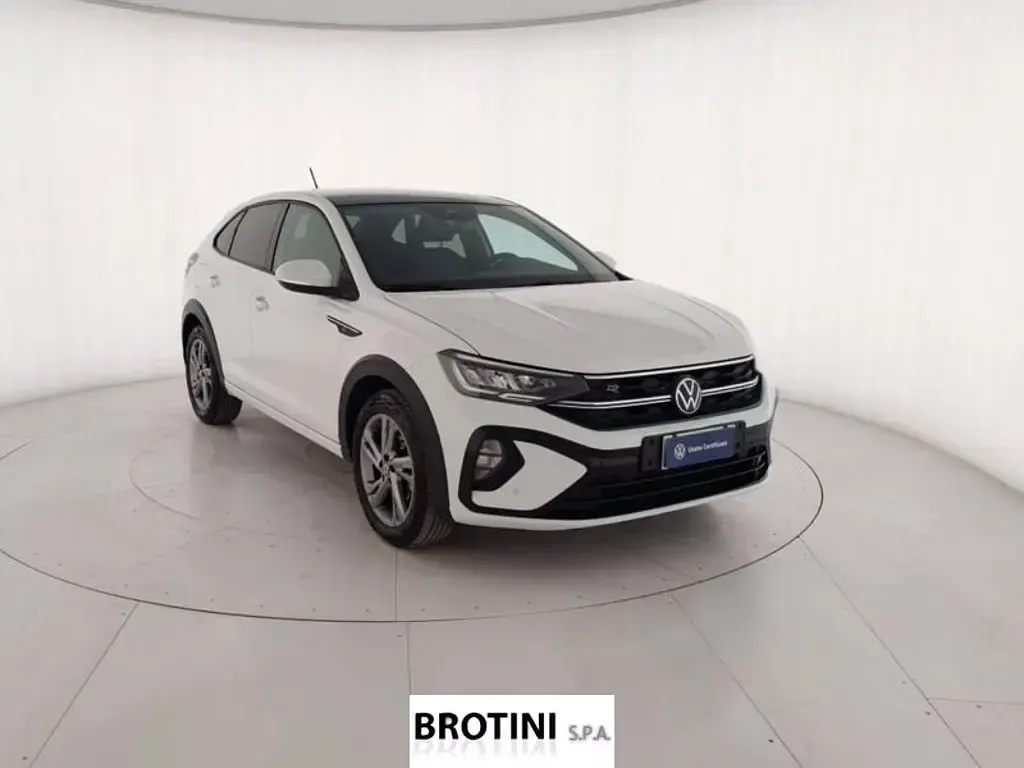 Usata VW Taigo R-line 110 CV (80 kW) 2023 Bianco pastello SUV