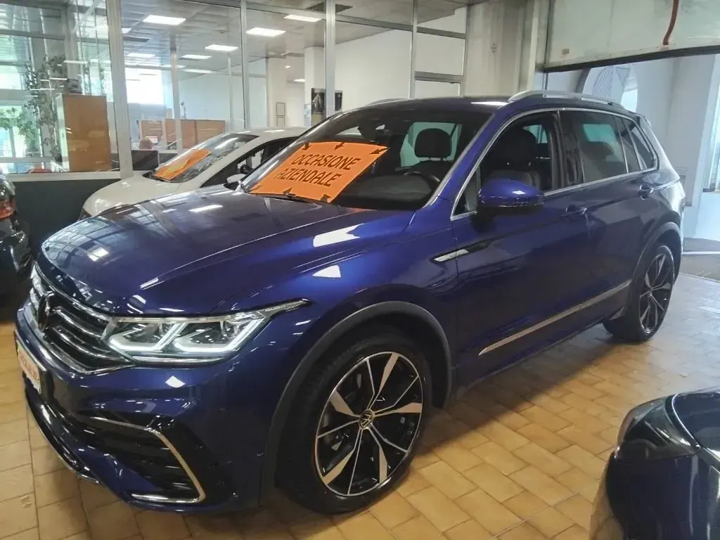 Usata VW Tiguan R-line 150 CV (110 kW) 2023 Lapiz blue met / metallizzato SUV