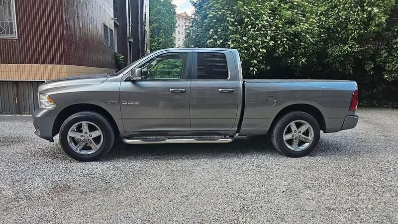 Usata Dodge Ram 395 CV (290 kW) 2009 Grigio Pick-up