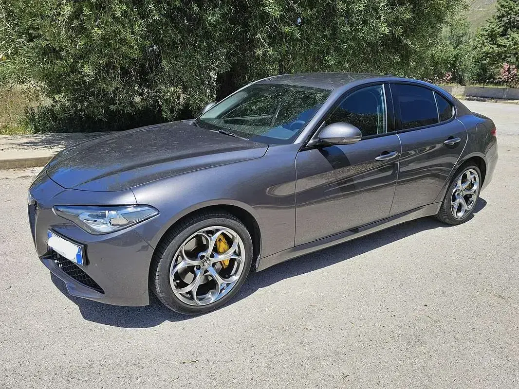 Second-hand Alfa Romeo Giulia Tech Edition 160 CP (117 kW) 2019 Gri Berlinǎ