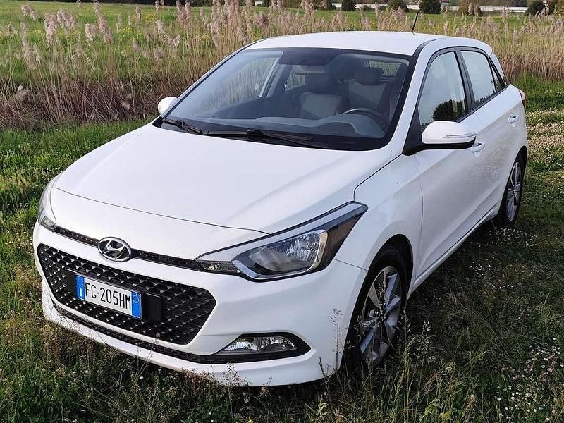 Usata Hyundai i20 Classic 73 CV (53 kW) 2017 Bianco Utilitaria