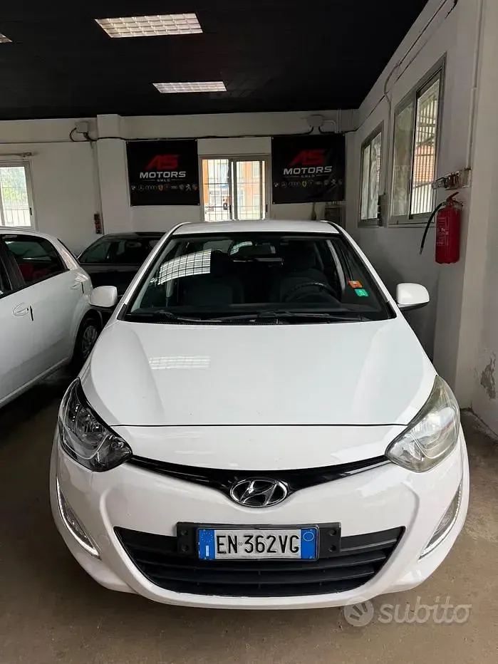 Usata Hyundai i20 Edition 85 CV (62 kW) 2012 Bianco Utilitaria
