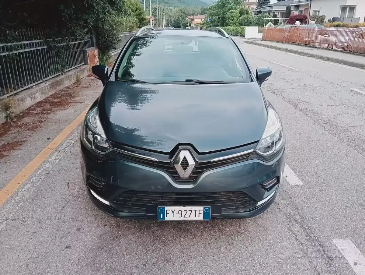 Usata Renault Clio Intens 75 CV (55 kW) 2019 Grigio Station wagon